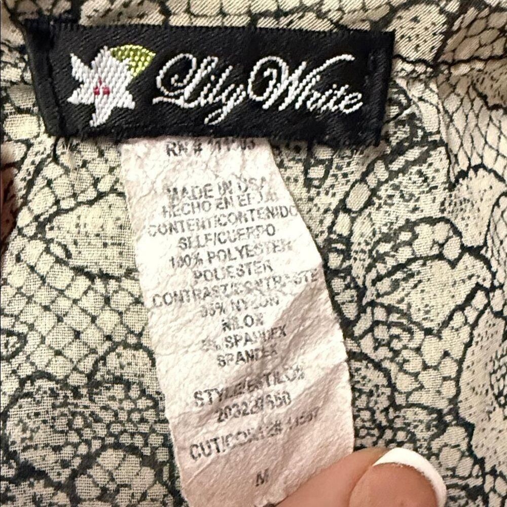 Lilly White Women's Black and White top - Picture 3 of 3